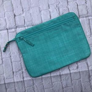 ThirtyOne zip pocket- NEW